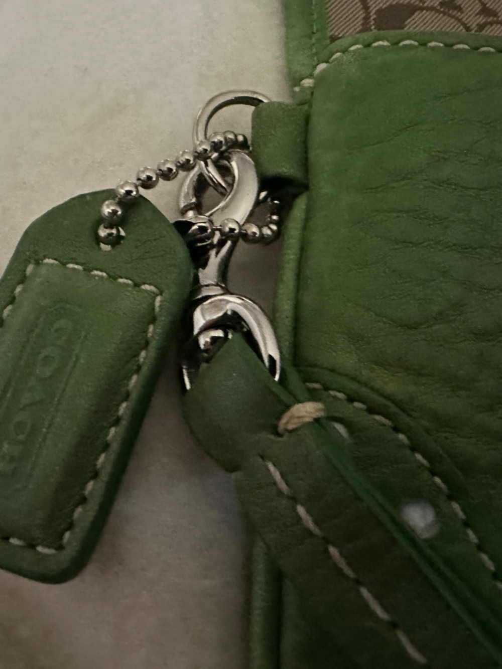 COACH vintage rare apple green color with a snap closure. - Picture 6 of 9